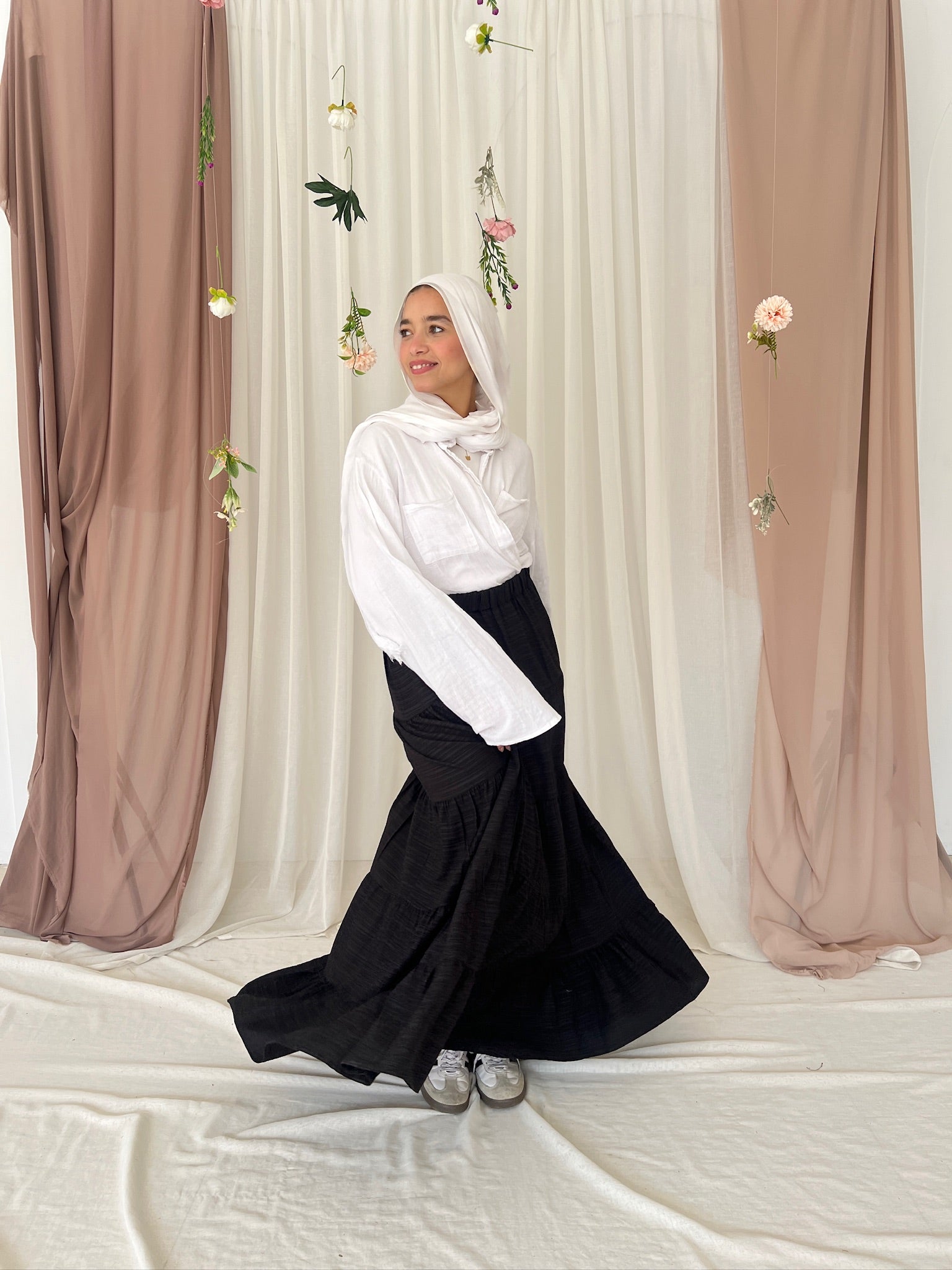 ZAHRA SKIRT IN BLACK