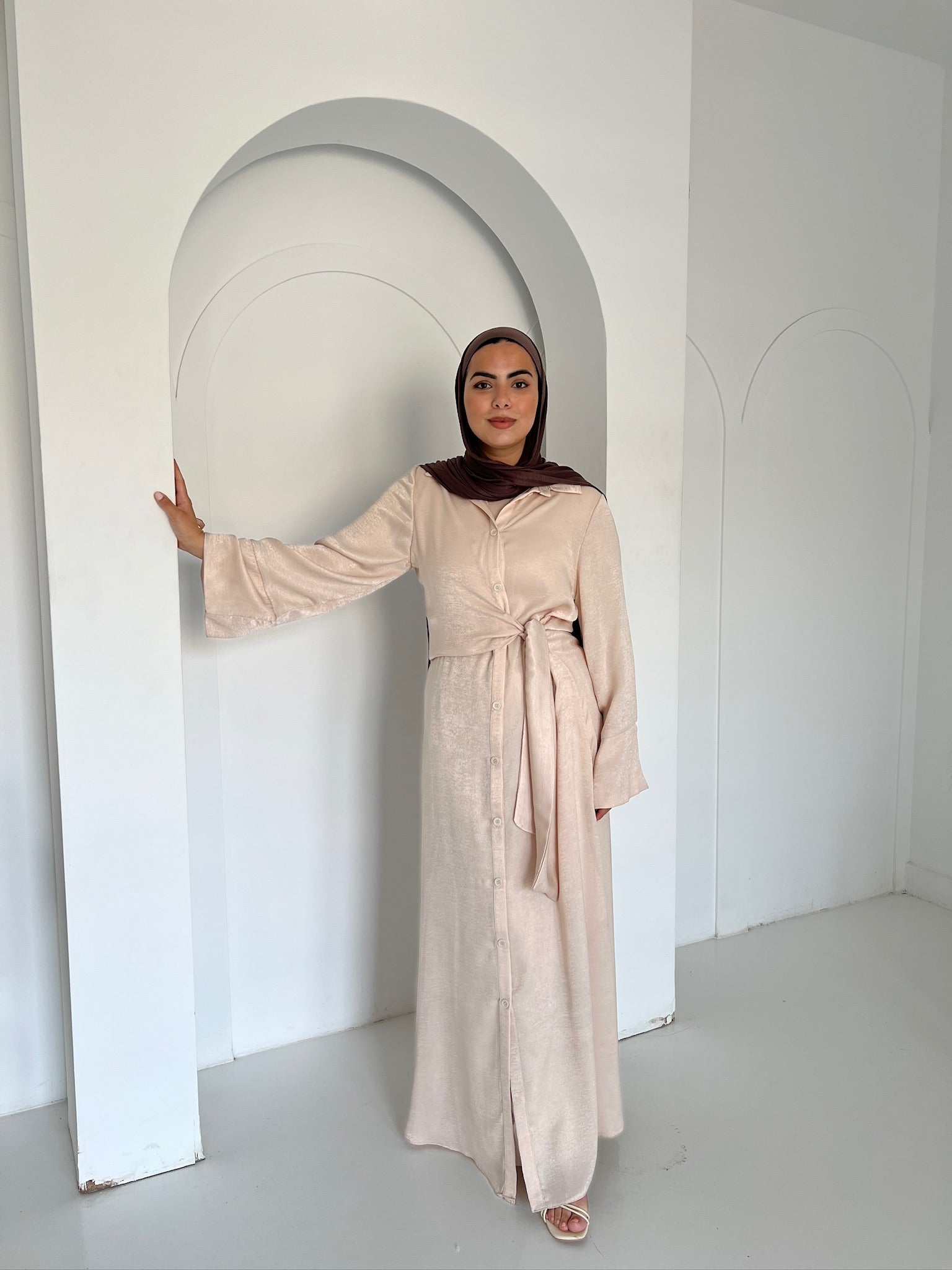 Sahra dress in Champagne
