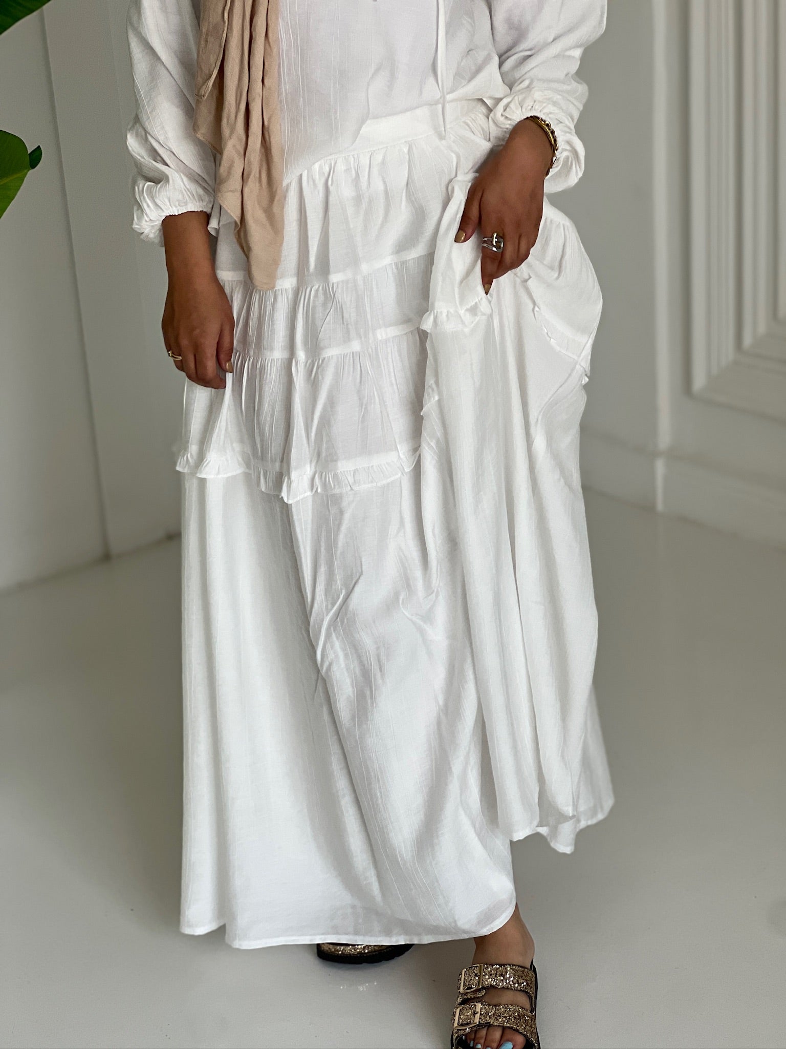 Lilly set in white