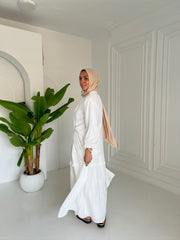 Lilly set in white