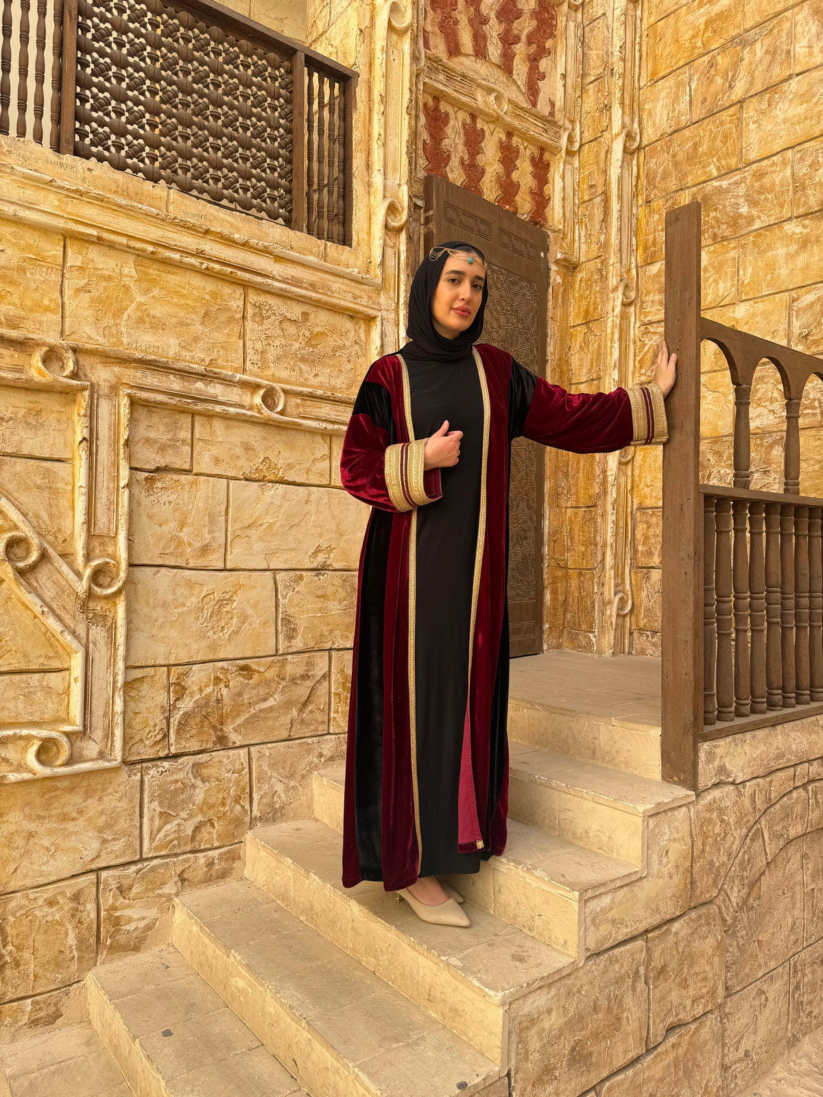 Wahag kaftan in black and red