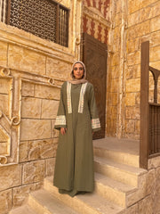 Athar kaftan in pistachio