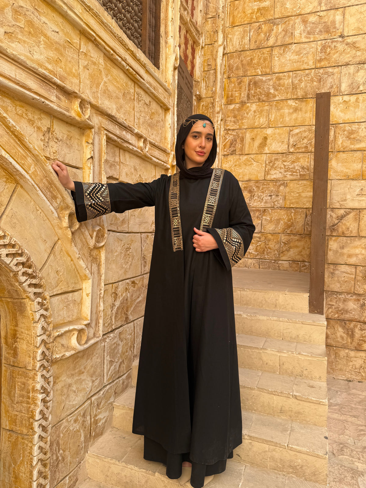 Athar kaftan in Black