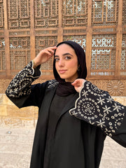 Lynn kaftan in Black