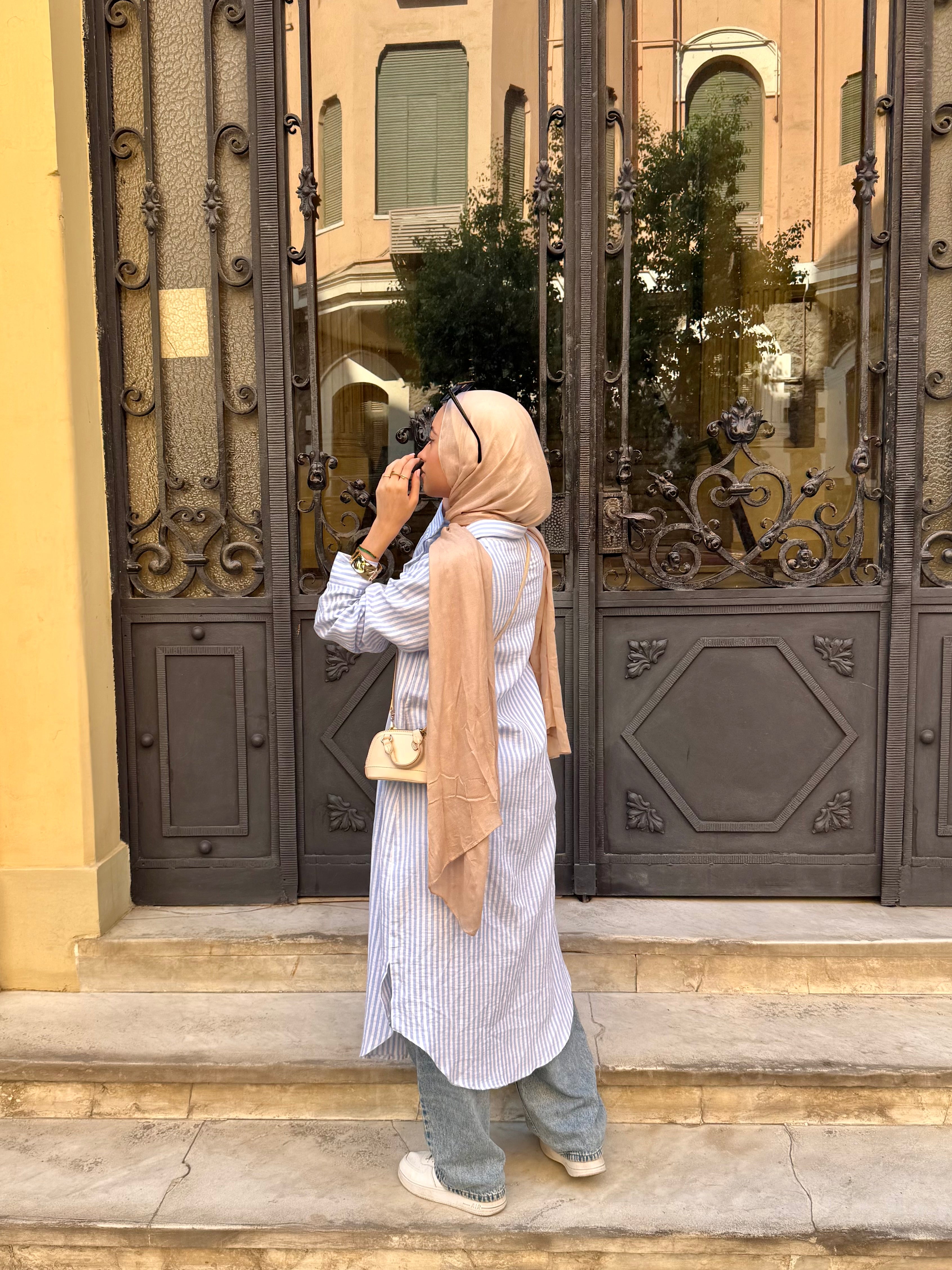Lujain Strapped long shirt in blue